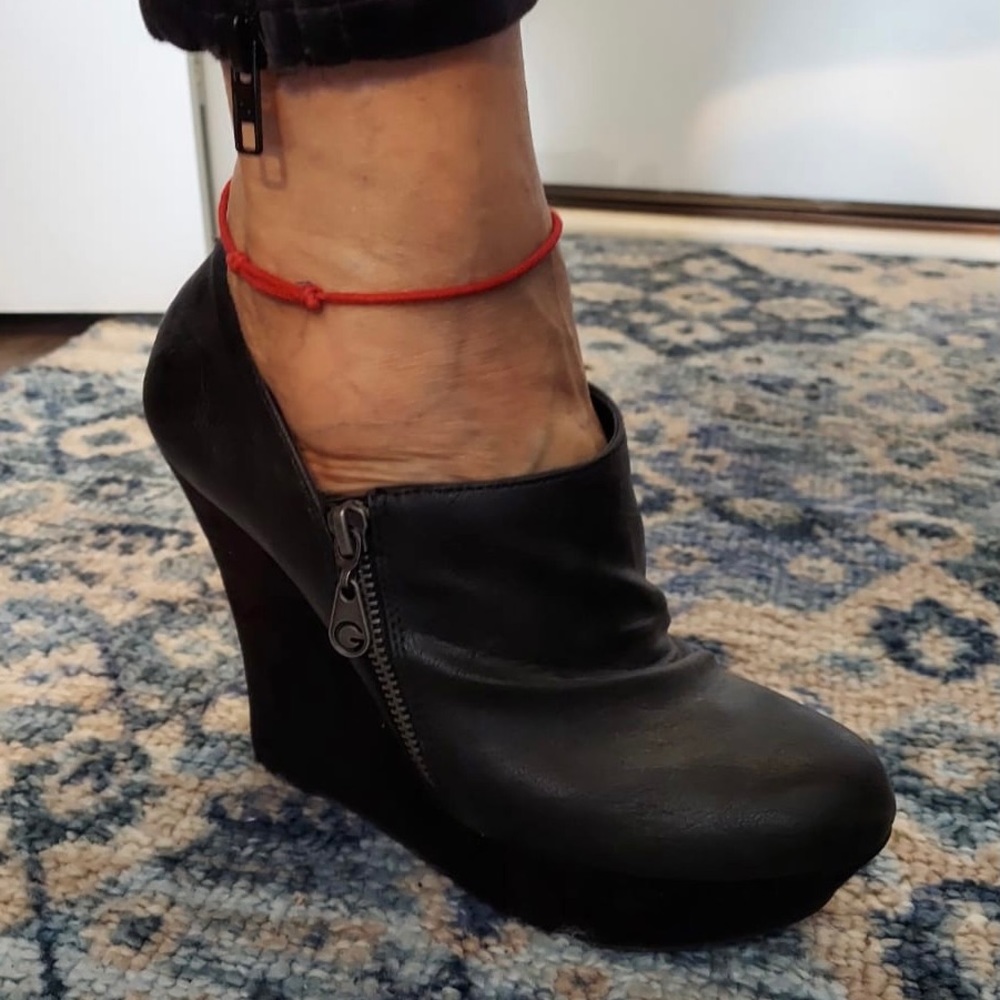 Black wedges heel